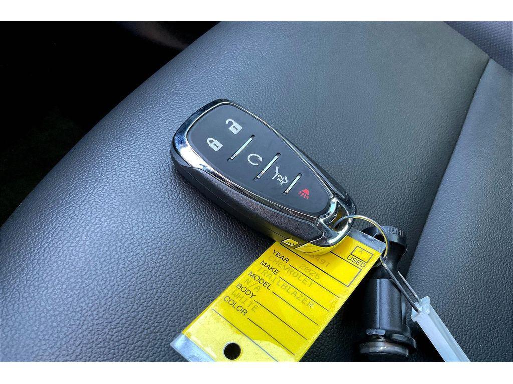 used 2025 Chevrolet TrailBlazer car, priced at $29,995