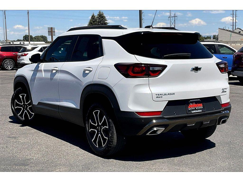 used 2025 Chevrolet TrailBlazer car, priced at $29,995