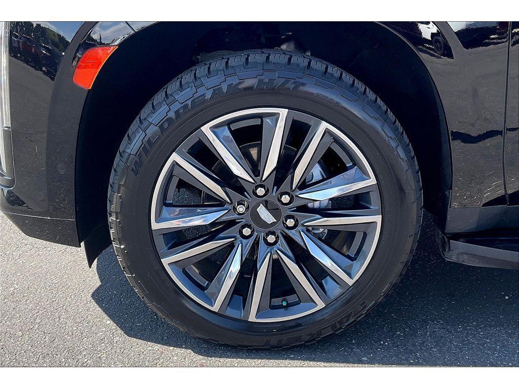 used 2022 Cadillac Escalade ESV car, priced at $72,095