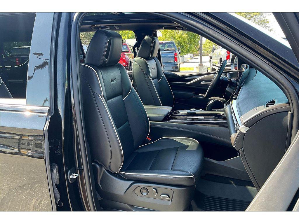 used 2022 Cadillac Escalade ESV car, priced at $72,095