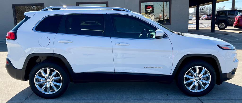 used 2015 Jeep Cherokee car, priced at $11,995