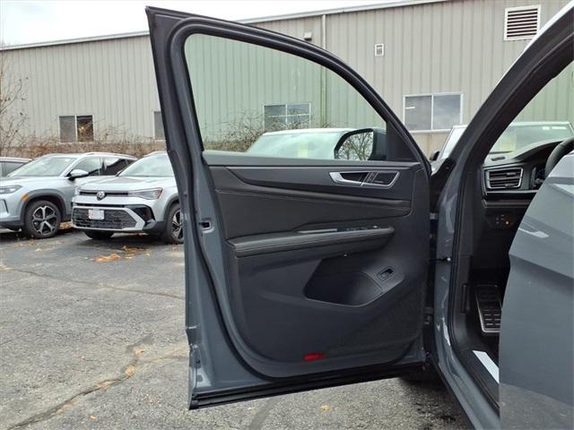 new 2026 Volkswagen Atlas Cross Sport car, priced at $52,446