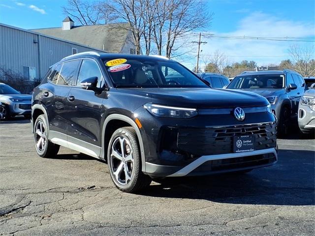used 2025 Volkswagen Tiguan car, priced at $33,758