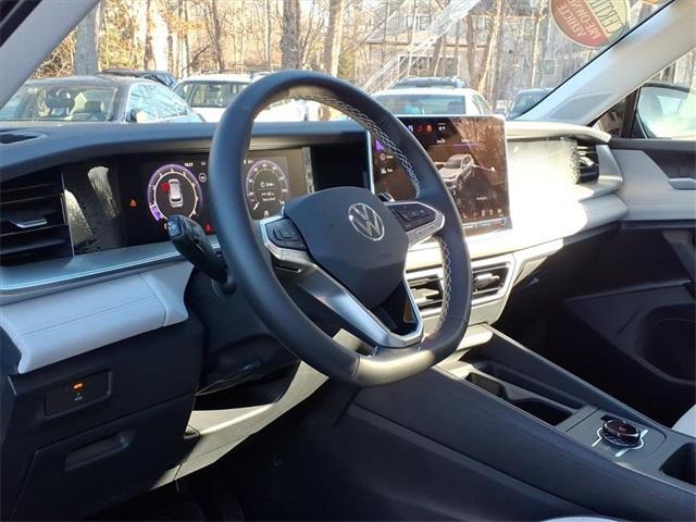 used 2025 Volkswagen Tiguan car, priced at $33,758