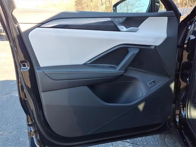 used 2025 Volkswagen Tiguan car, priced at $33,758