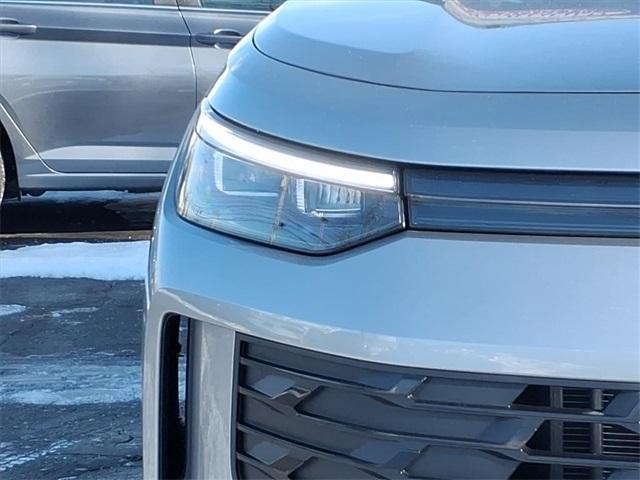 used 2025 Volkswagen Tiguan car, priced at $31,999