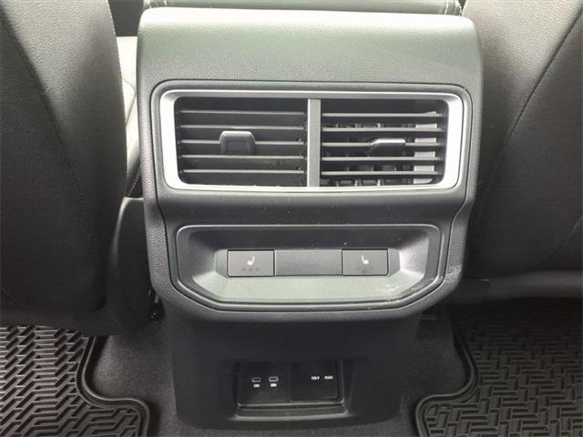 new 2026 Volkswagen Atlas Cross Sport car, priced at $47,802