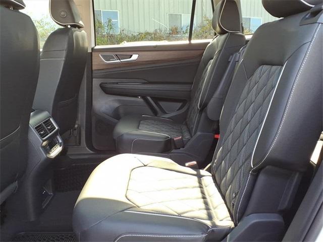 new 2026 Volkswagen Atlas car, priced at $53,352