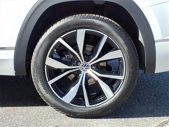 new 2026 Volkswagen Atlas car, priced at $53,352