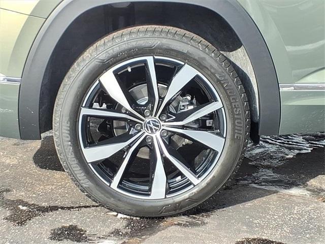 new 2026 Volkswagen Atlas car, priced at $52,355