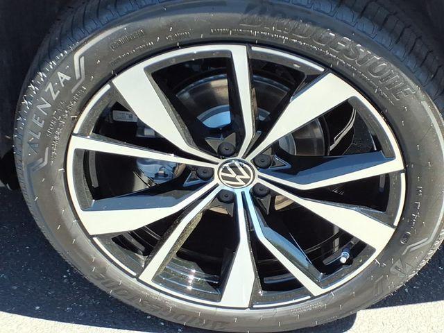 new 2026 Volkswagen Atlas car, priced at $52,372