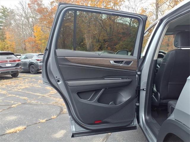 new 2026 Volkswagen Atlas car, priced at $52,377