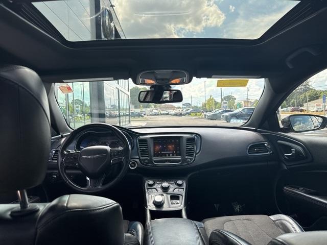 2015 Granite Crystal Clearcoat Metallic Chrysler 200