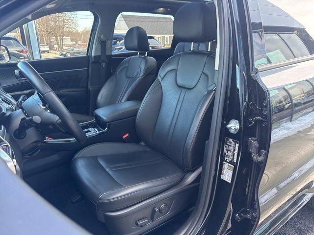 used 2023 Kia Sorento car, priced at $31,387
