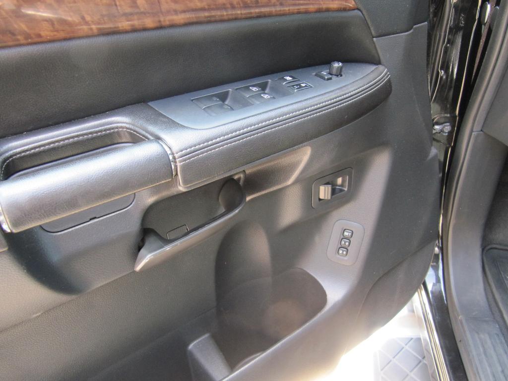 used 2014 Nissan Armada car, priced at $14,900