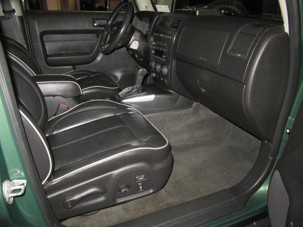 used 2006 Hummer H3 car, priced at $13,900