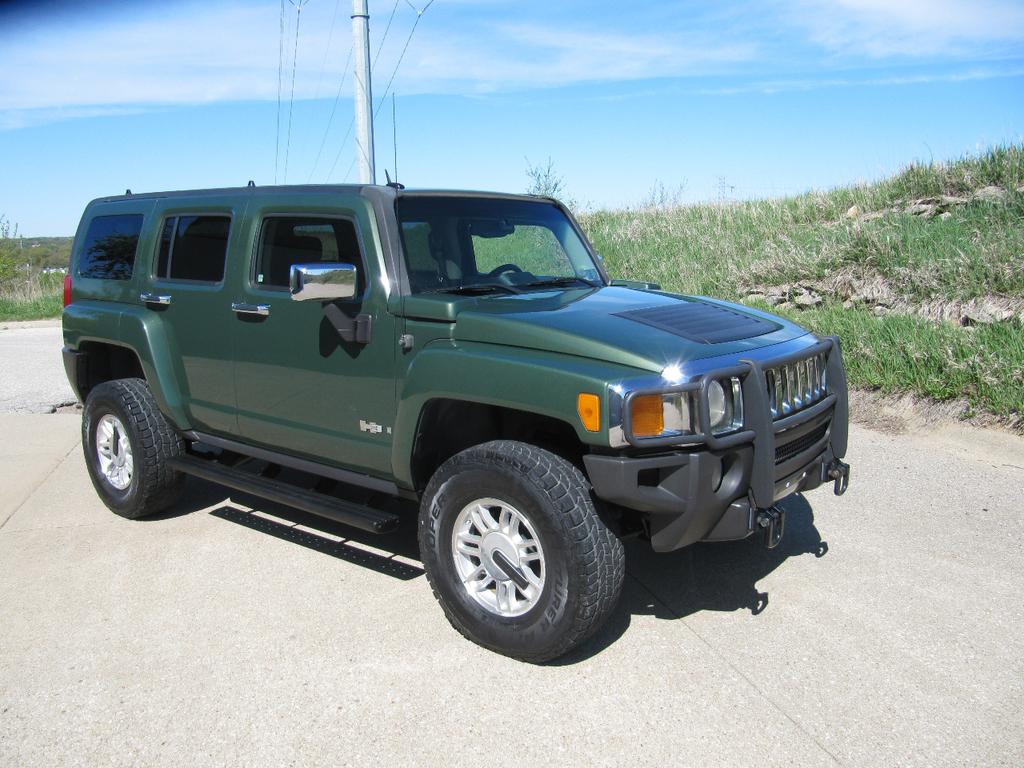 used 2006 Hummer H3 car, priced at $13,900