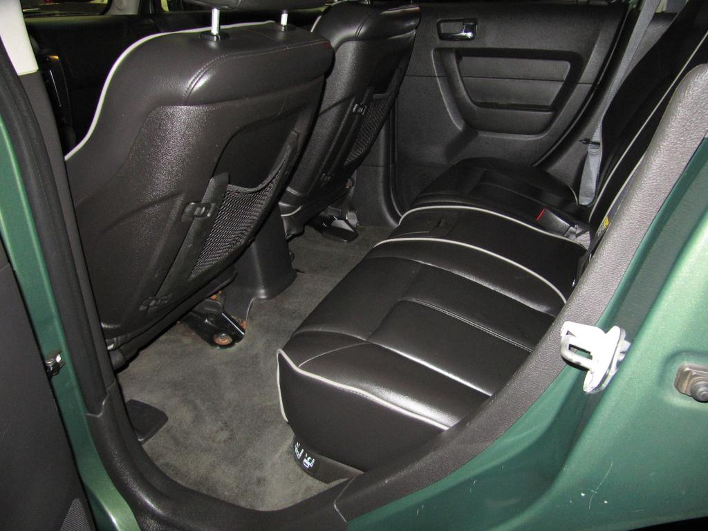 used 2006 Hummer H3 car, priced at $13,900