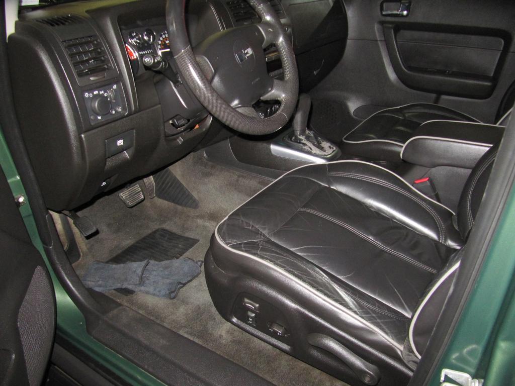 used 2006 Hummer H3 car, priced at $13,900