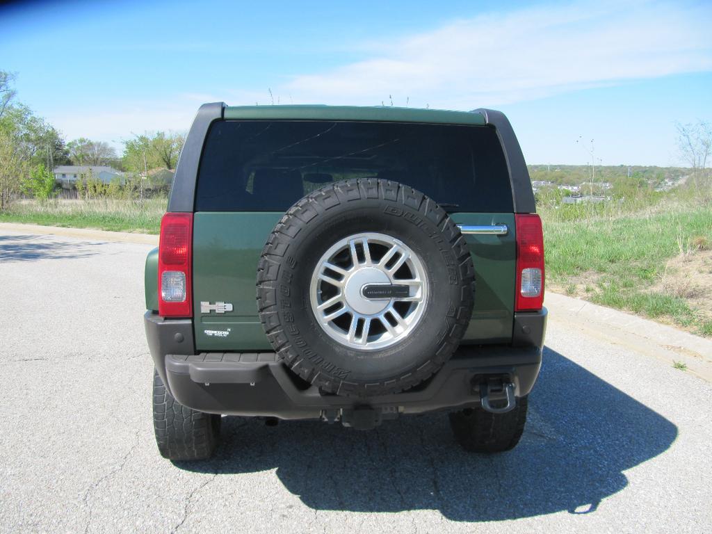 used 2006 Hummer H3 car, priced at $13,900