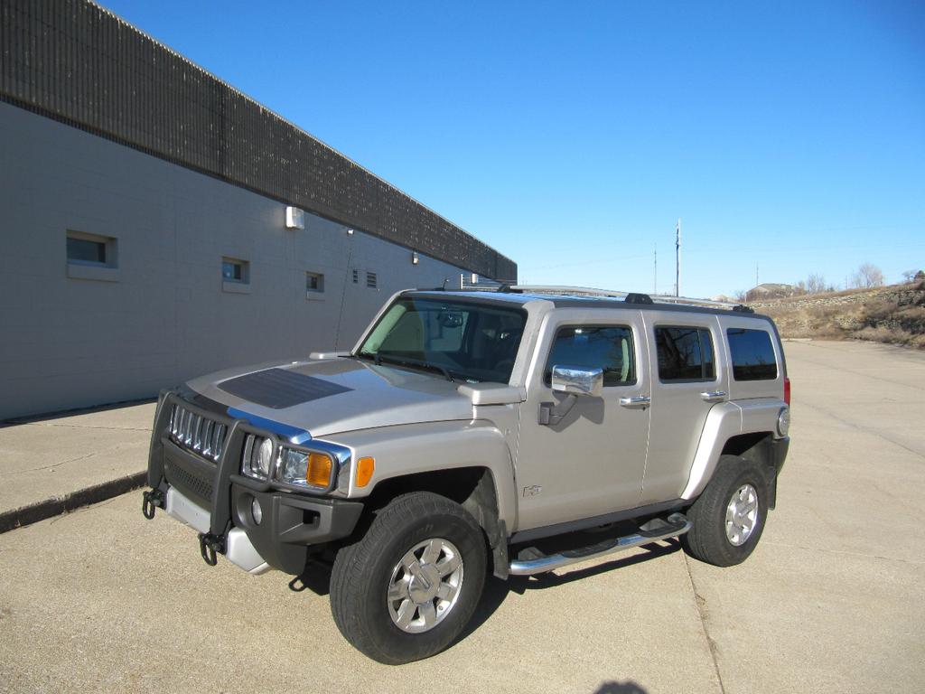 used 2006 Hummer H3 car, priced at $12,900
