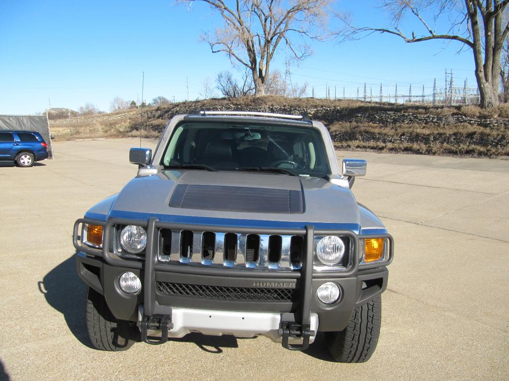 used 2006 Hummer H3 car, priced at $12,900