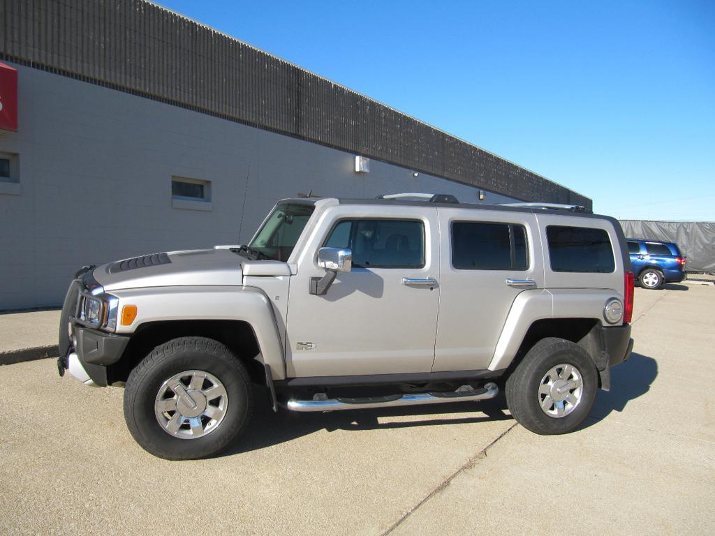 used 2006 Hummer H3 car, priced at $12,900