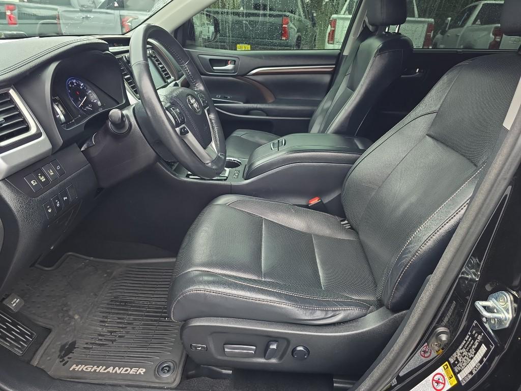 used 2015 Toyota Highlander car, priced at $21,995