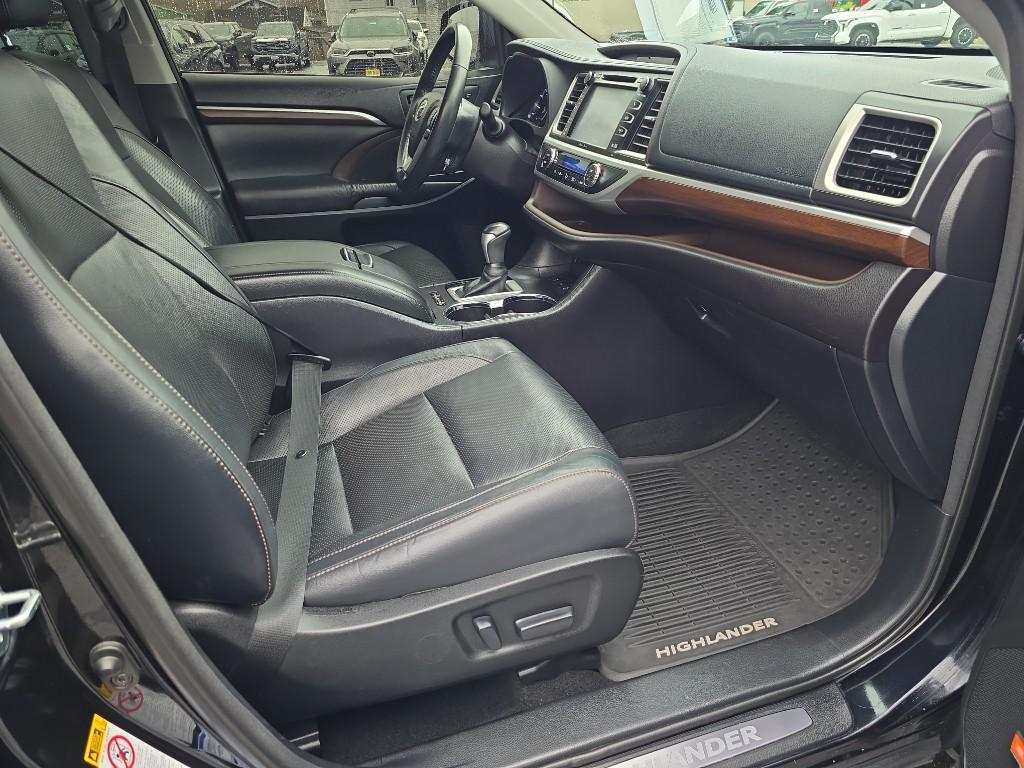 used 2015 Toyota Highlander car, priced at $21,995