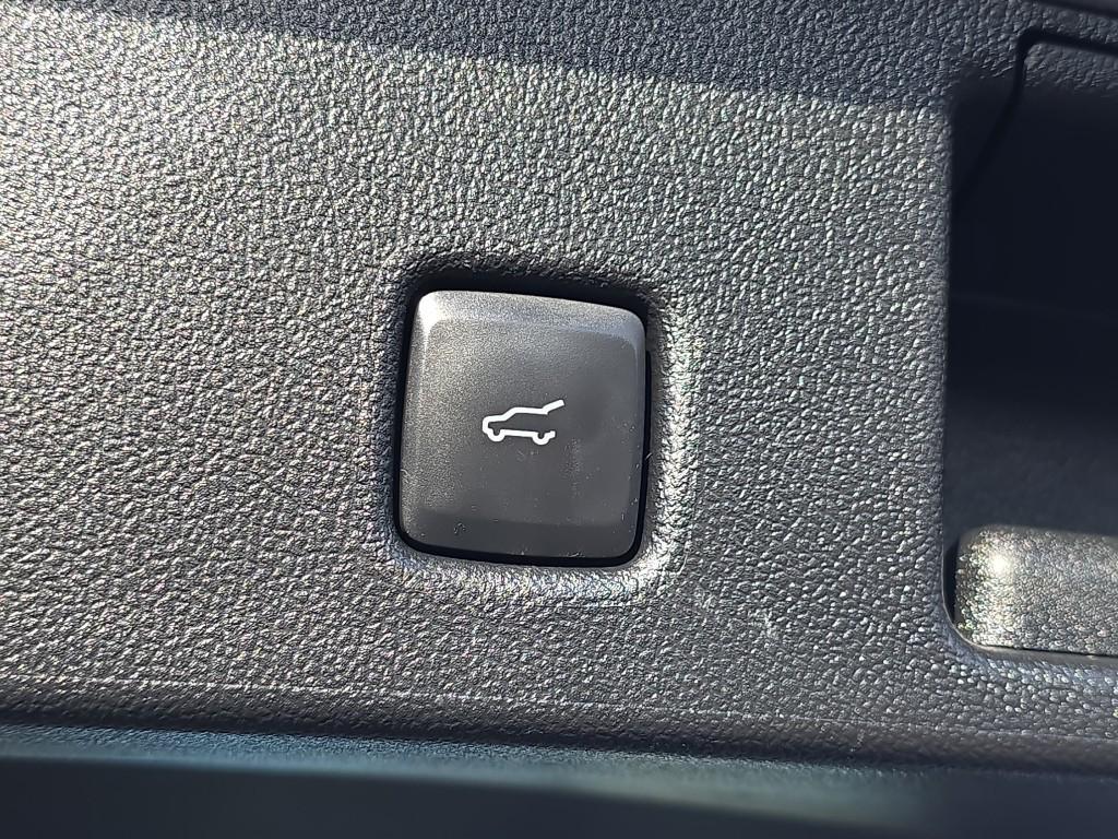 used 2022 Ford Escape car, priced at $18,995