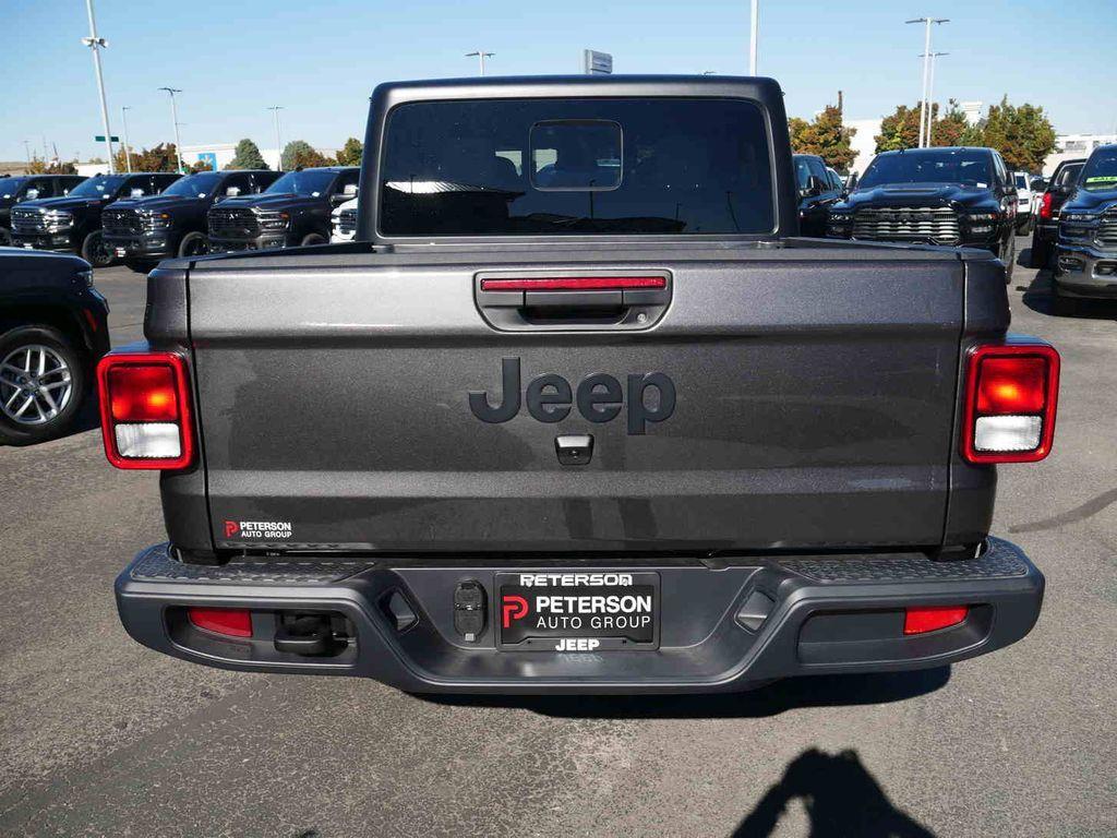 new 2025 Jeep Gladiator car, priced at $38,430