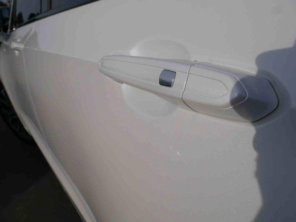 used 2023 Cadillac XT6 car, priced at $39,599