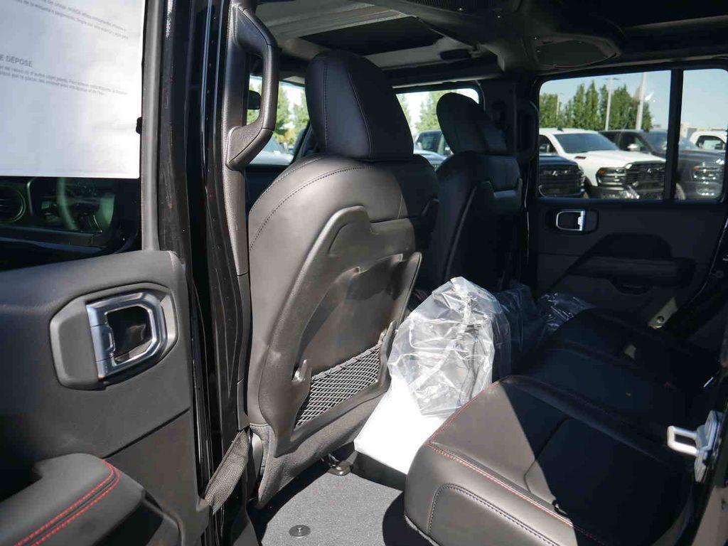 new 2025 Jeep Gladiator car, priced at $46,264