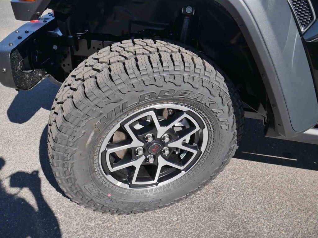 new 2025 Jeep Gladiator car, priced at $46,264