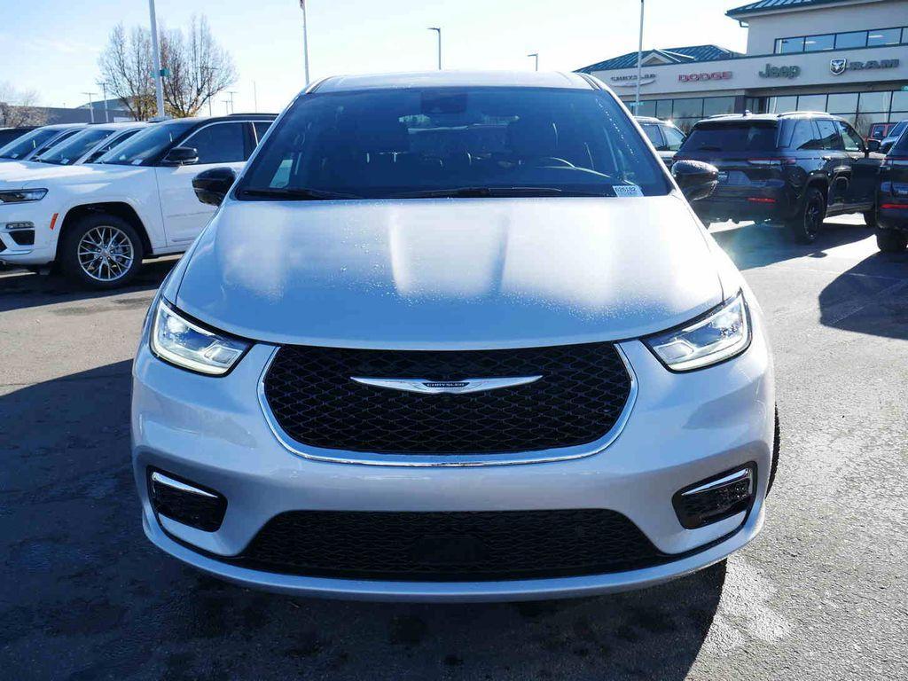 new 2026 Chrysler Pacifica car, priced at $48,053