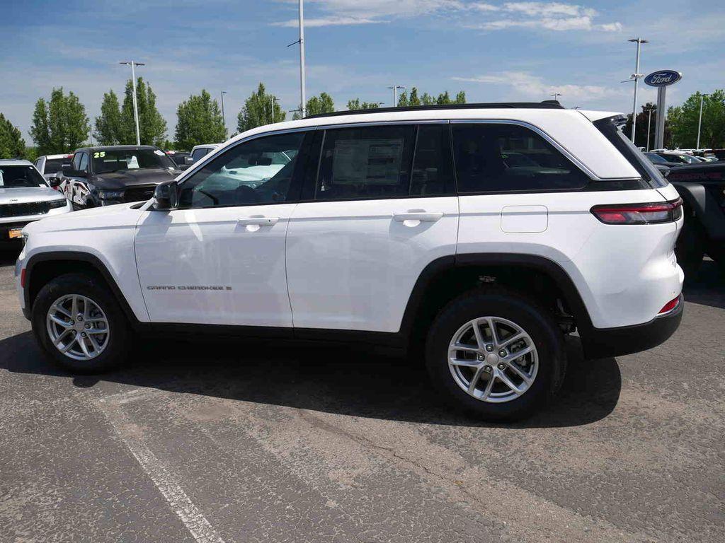 new 2026 Jeep Grand Cherokee car, priced at $37,189