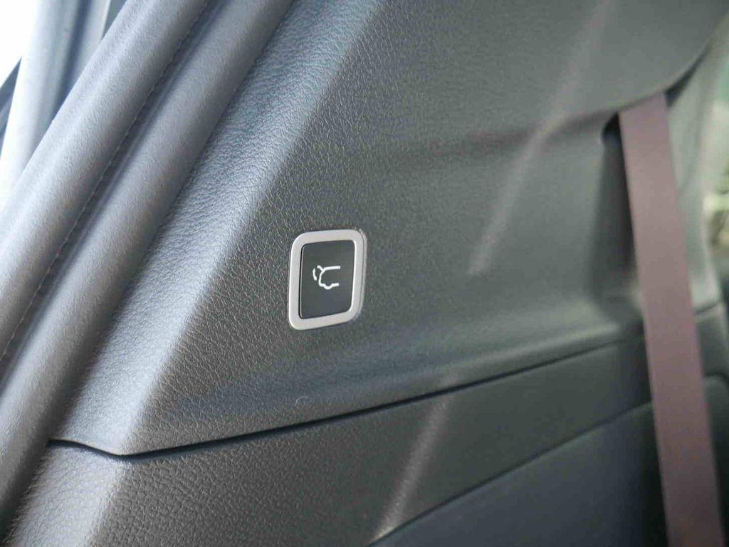 new 2026 Chrysler Pacifica car, priced at $53,776