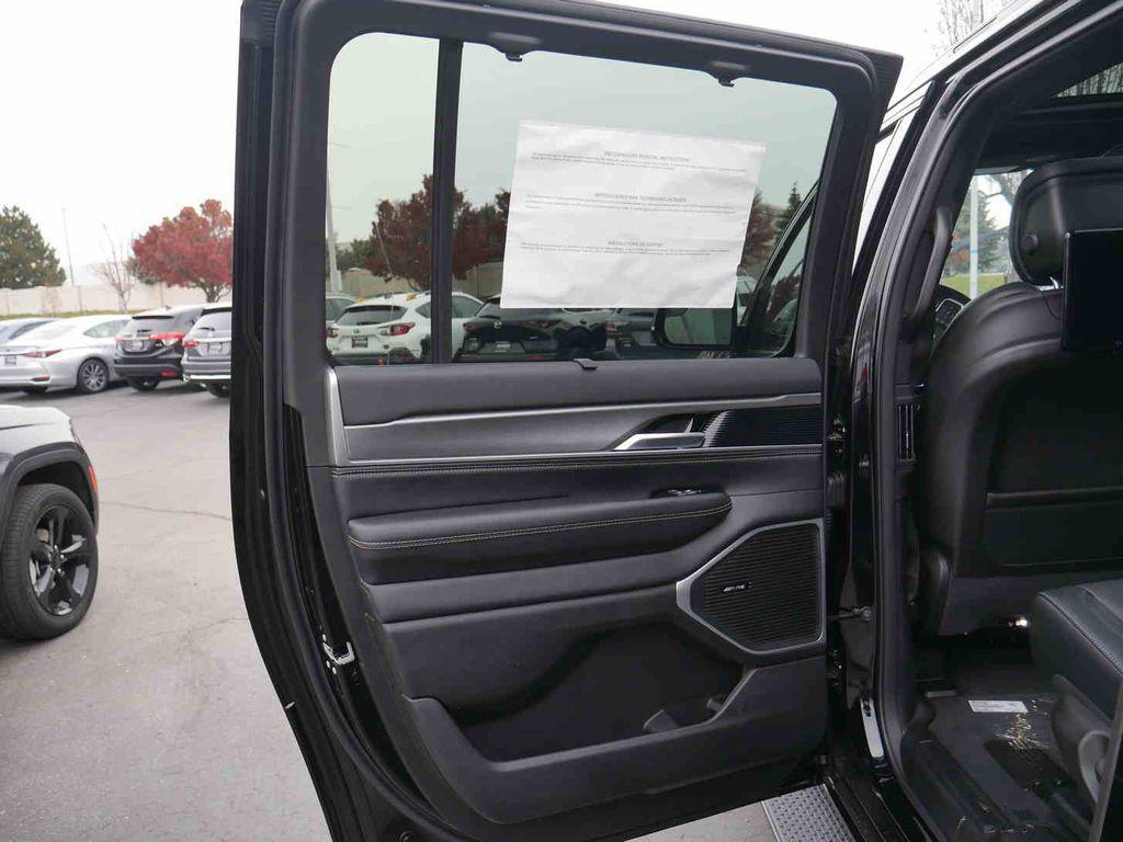 new 2025 Jeep Wagoneer L car, priced at $80,095