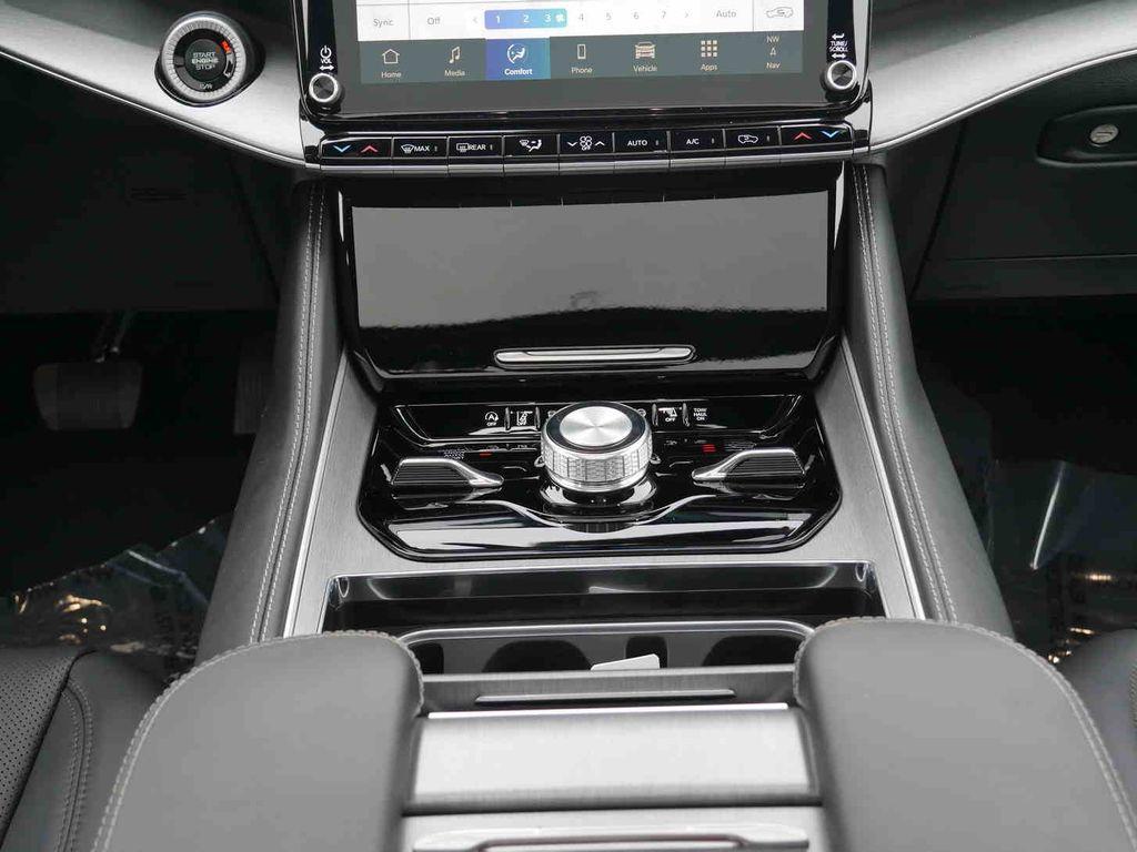 new 2025 Jeep Wagoneer L car, priced at $80,095