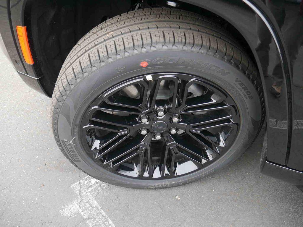 new 2025 Jeep Wagoneer L car, priced at $80,095