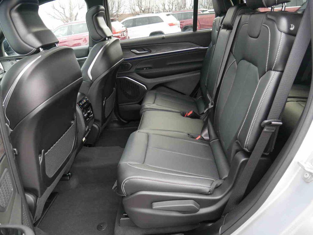 new 2025 Jeep Grand Cherokee L car, priced at $58,662