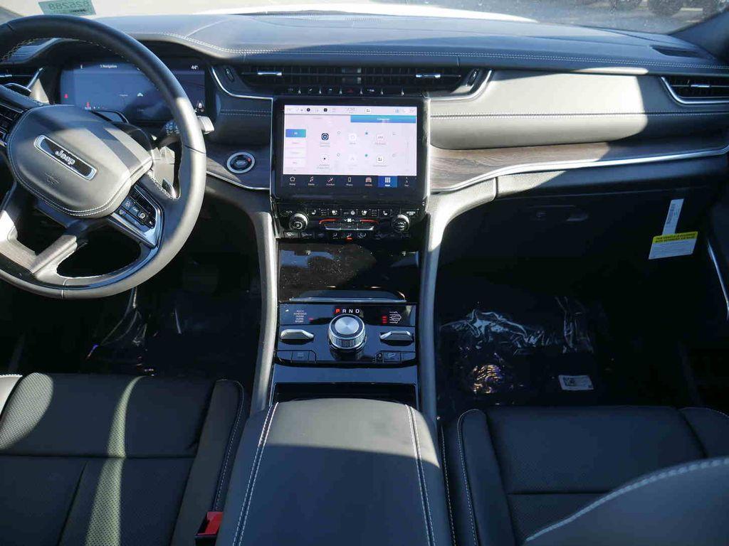 new 2025 Jeep Grand Cherokee car, priced at $62,990