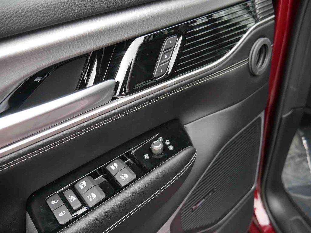 new 2025 Jeep Wagoneer L car, priced at $80,095