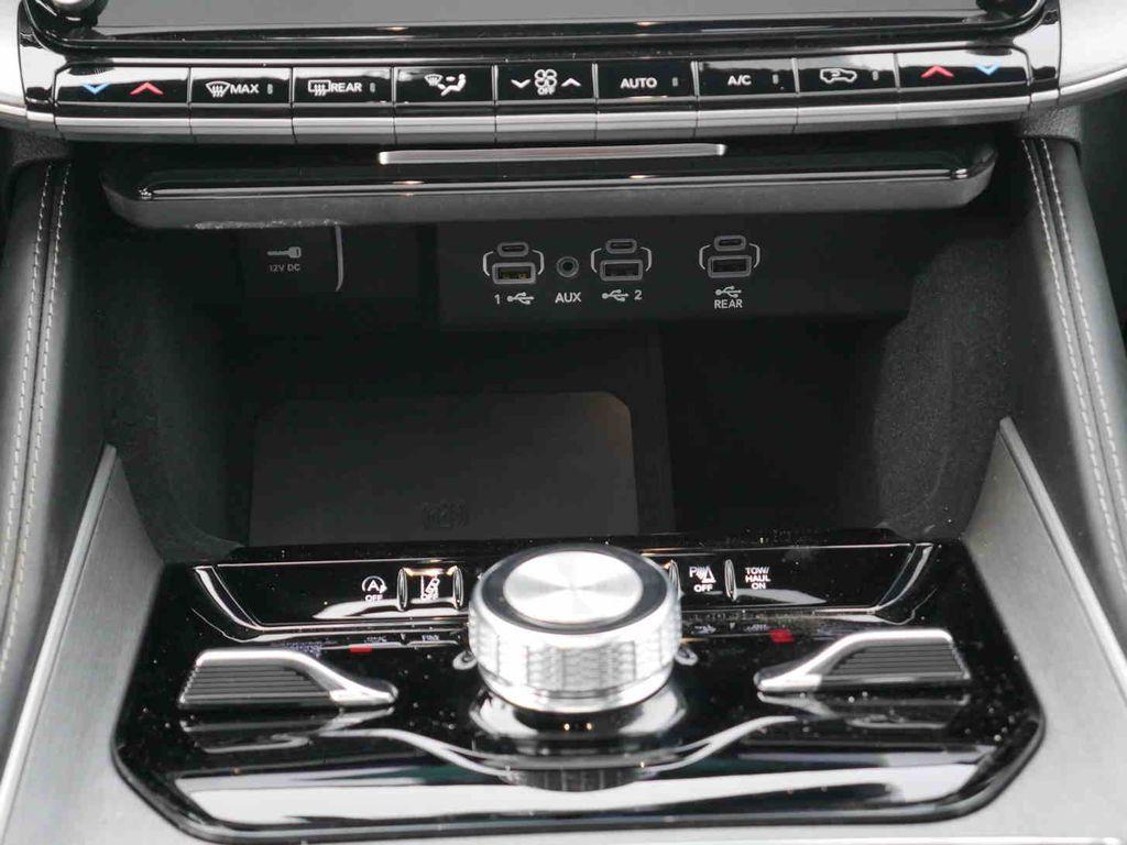 new 2025 Jeep Wagoneer L car, priced at $80,095