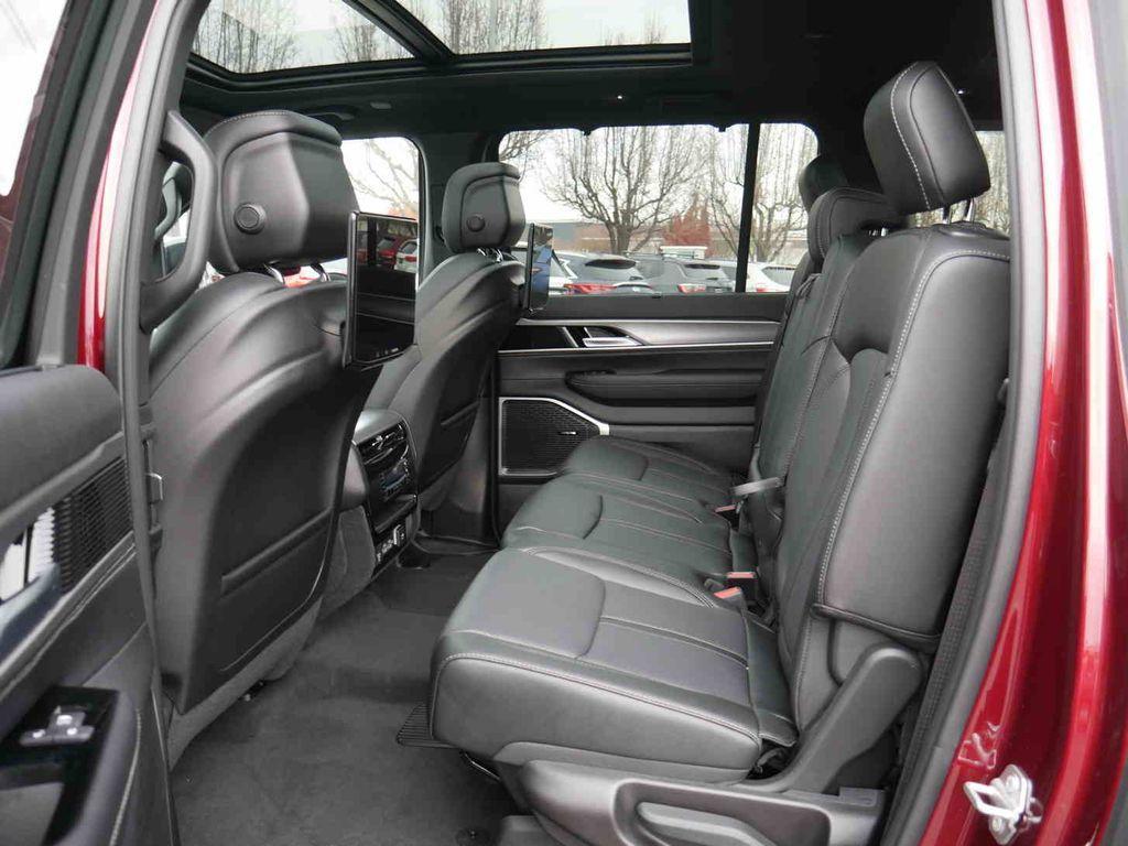 new 2025 Jeep Wagoneer L car, priced at $80,095