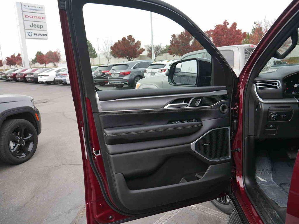 new 2025 Jeep Wagoneer L car, priced at $80,095