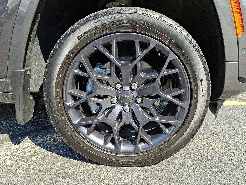 used 2025 Jeep Grand Cherokee L car, priced at $52,477