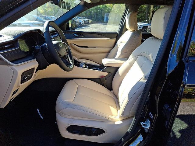 new 2025 Jeep Grand Cherokee car, priced at $47,495