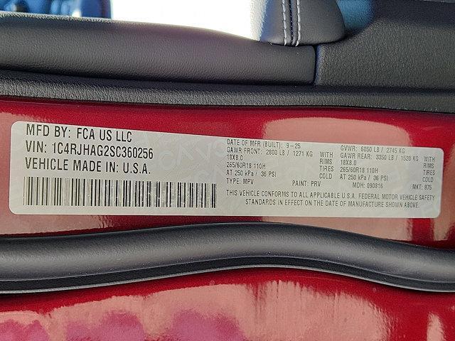 new 2025 Jeep Grand Cherokee car, priced at $44,170