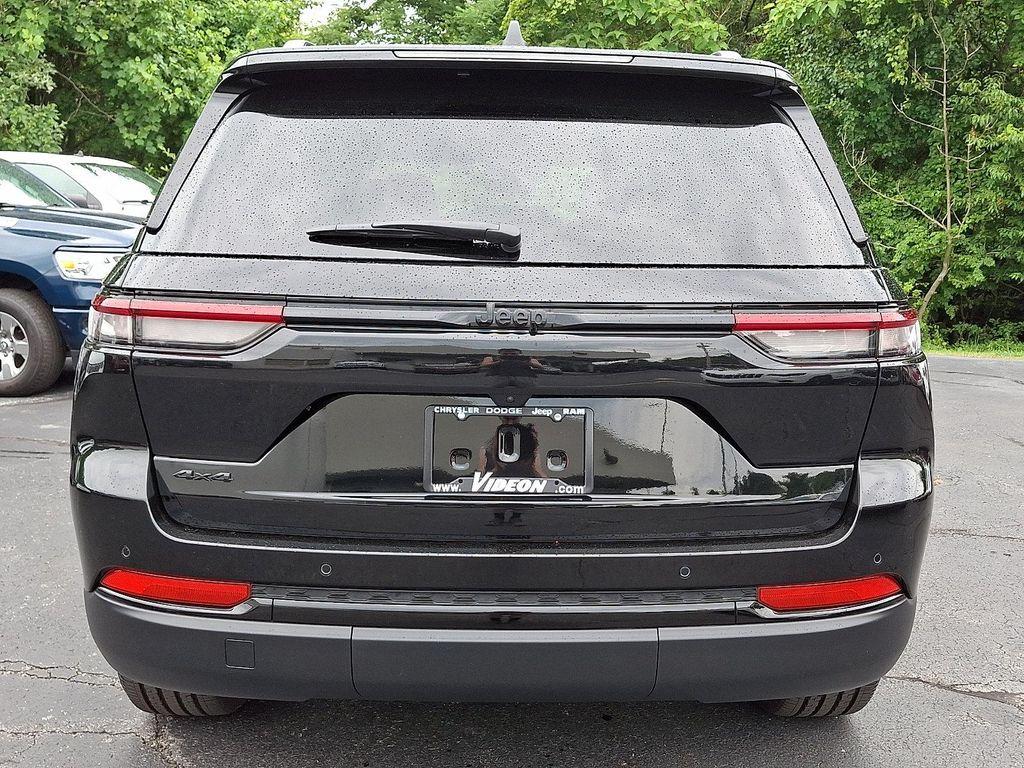 used 2025 Jeep Grand Cherokee car, priced at $39,887